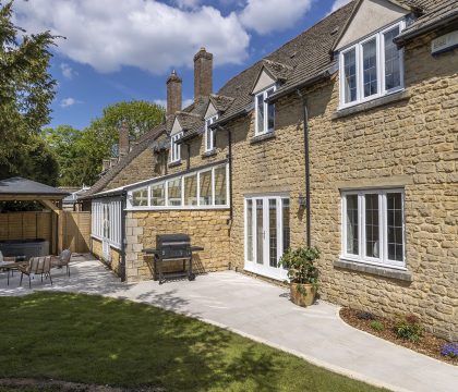 3 & 4 Hawthorn Cottages Garden - StayCotswold