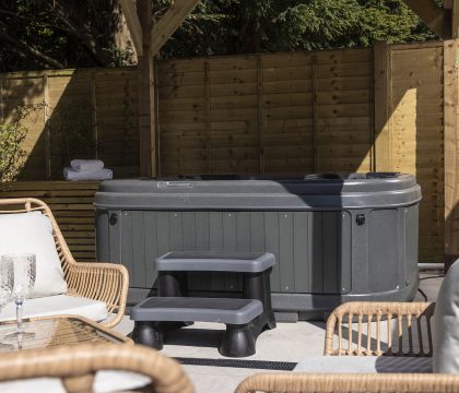 3 & 4 Hawthorn Cottages Hot Tub - StayCotswold