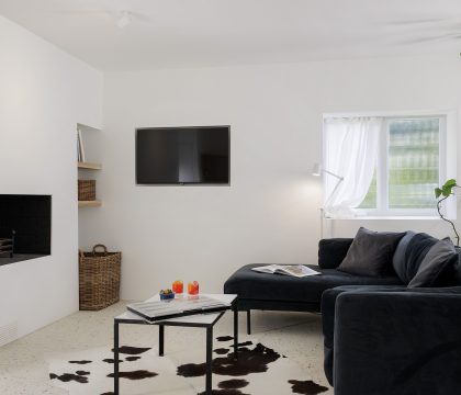 The Lodge Sitting Area - StayCotswold
