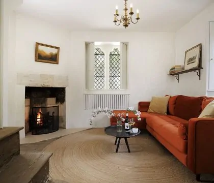 The Gatehouse Sitting Room - StayCotswold