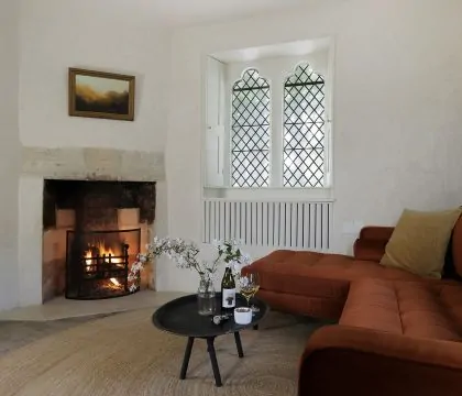 The Gatehouse Sitting Room - StayCotswold