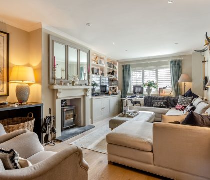 Honeysuckle House sitting room - StayCotswold