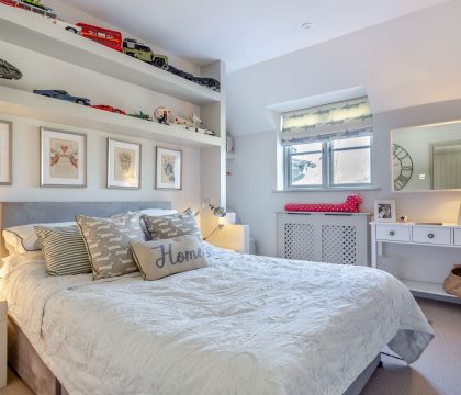 Honeysuckle House bedroom 2 - StayCotswold