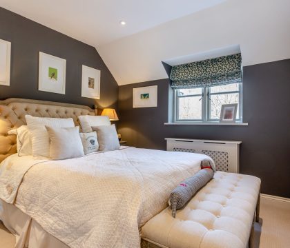 Honeysuckle House bedroom 3 - StayCotswold