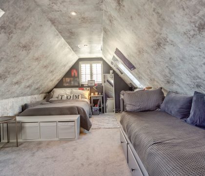 Honeysuckle House bedroom 5 - StayCotswold