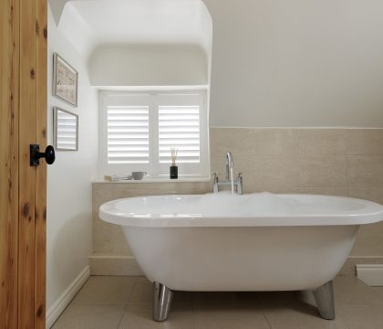 The Roost Bathroom - StayCotswold