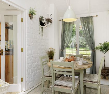 Glebe Cottage Breakfast Room - StayCotswold