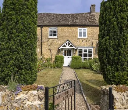 Appletree Cottage - StayCotswold