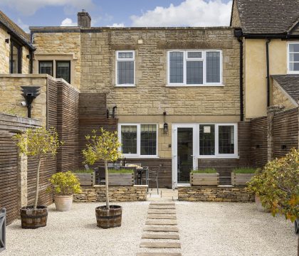 Appletree Cottage Rear Garden - StayCotswold