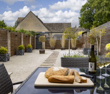 Appletree Cottage Rear Garden - StayCotswold
