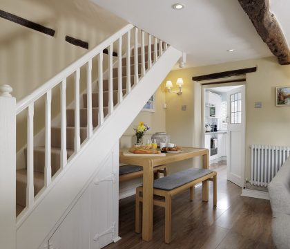 Appletree Cottage Dining Area - StayCotswold