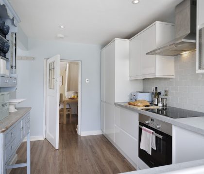 Appletree Cottage Kitchen - StayCotswold