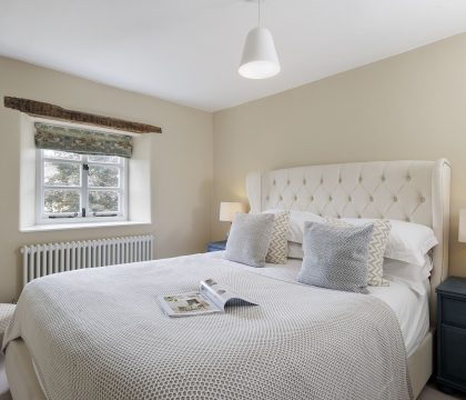 Appletree Cottage Bedroom 2 - StayCotswold