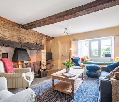 Gassons View Sitting Room - StayCotswold