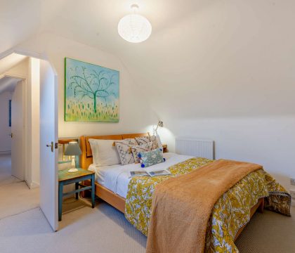 Myrtle House Bedroom 4 - StayCotswold