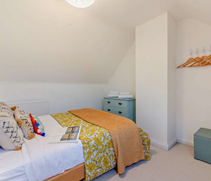 Myrtle House Bedroom 4 - StayCotswold