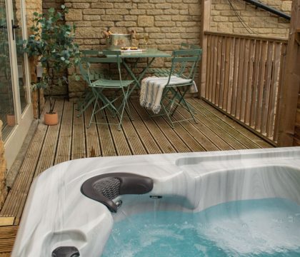 Upper Barn Decking - StayCotswold