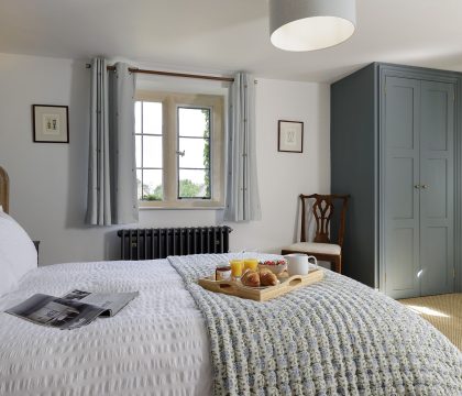 Bank Cottage Master Bedroom - StayCotswold