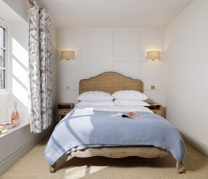 Bank Cottage Bedroom 2 - StayCotswold