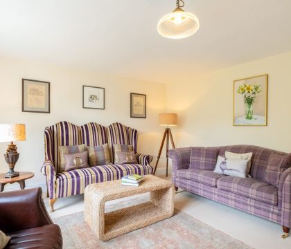 Izods Cottage Sitting Room - StayCotswold