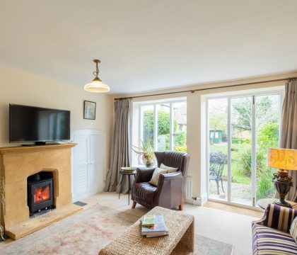 Izods Cottage Sitting Room - StayCotswold
