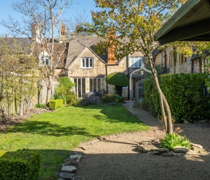 Izods Cottage Garden - StayCotswold