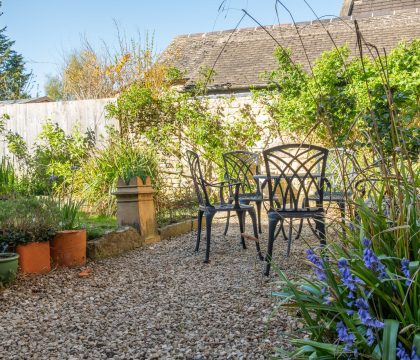 Izods Cottage Garden - StayCotswold
