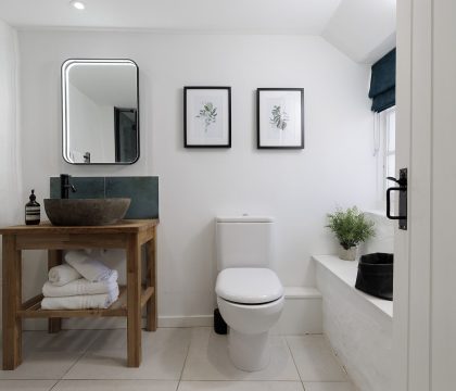 The Bakehouse Shower Room - StayCotswold