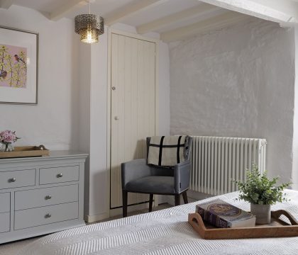 The Bakehouse Bedroom 2 - StayCotswold