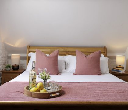 The Bakehouse Bedroom 3 - StayCotswold
