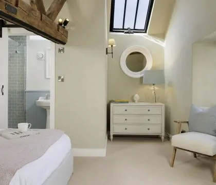 Flat 2 Martins House Master Bedroom - Staycotswold