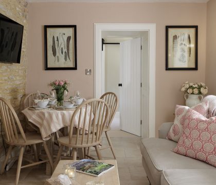 Flat 1 Martins House Sitting Room - StayCotswold