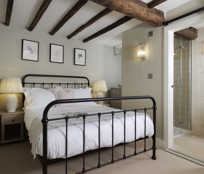 Flat 1 Martins House Bedroom 1 - StayCotswold