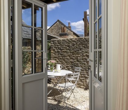 Flat 1 Martins House Master Bedroom - StayCotswold