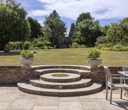Gardeners Cottage Outside - StayCotswold