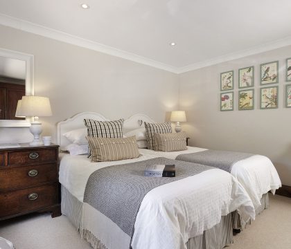Gardeners Cottage Bedroom 2 - StayCotswold