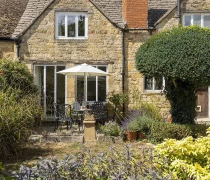 Izods Cottage Garden - StayCotswold