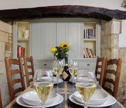 Izods Cottage Dining Room - StayCotswold