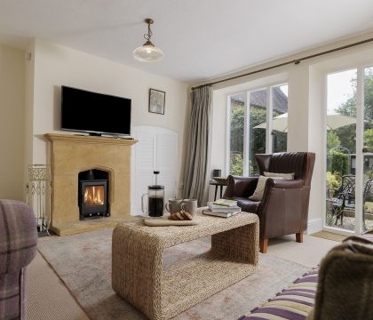 Izods Cottage Sitting Room - StayCotswold