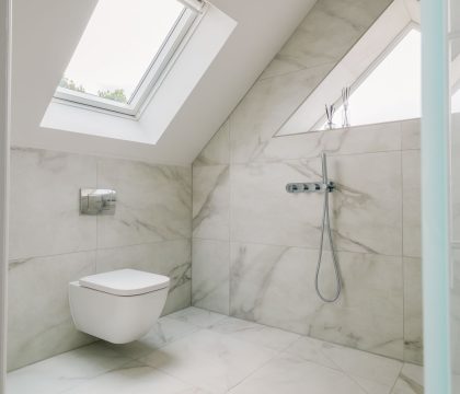 The Barn at High Gables Master Bedroom Ensuite - StayCotswold