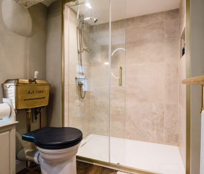 College Cottage Family Shower Room - StayCotswold