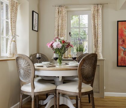 Lavender Cottage Dining Area - StayCotswold
