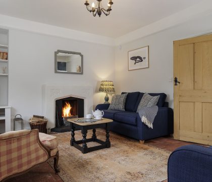 Pickwick Sitting Room - StayCotswold