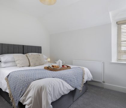 Pickwick Bedroom 2 - StayCotswold