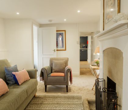 Clares Cottage Sitting Room - StayCotswolds