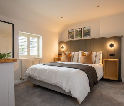 Devon House Cottage Master Bedroom - StayCotswold