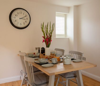 Devon House Cottage Dining Area - StayCotswold