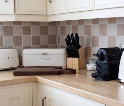 Devon House Cottage Kitchen - StayCotswold