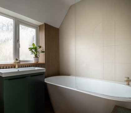 Mulberries Family Bathroom - StayCotswold