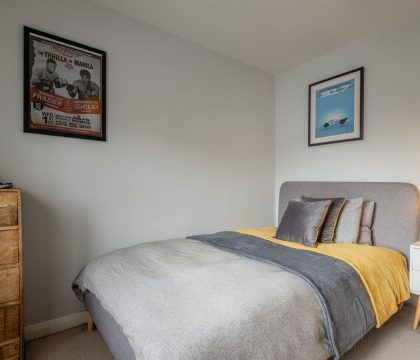 Mulberries Bedroom 3 - StayCotswold